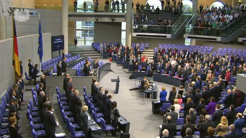 Německý parlament zeštíhlí o stovku poslanců, schválili zákonodárci